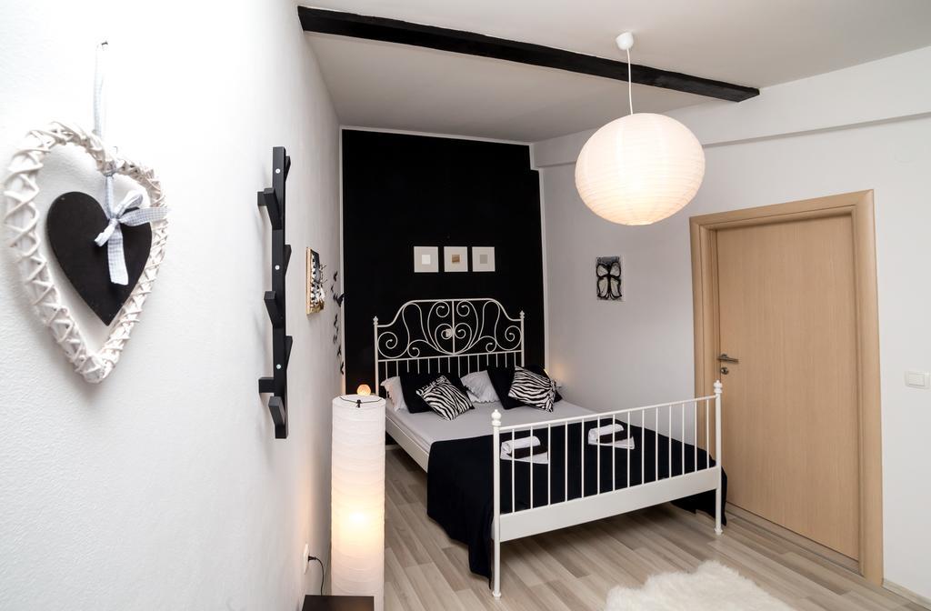 Apartments Zara Petrcane Exteriör bild